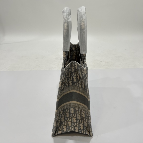 Christian Dior Medium Dior Book Tote Bag 
Copy Luxury Designer - Picture 7 of 13